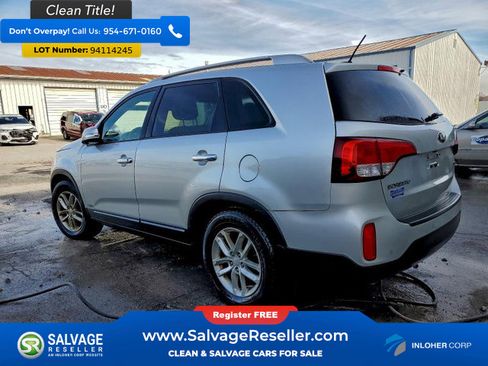 Used 2015 Kia Sorento LX image 3
