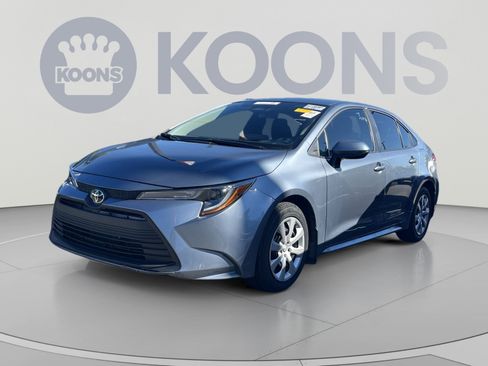 Used 2025 Toyota Corolla LE FWD image 1