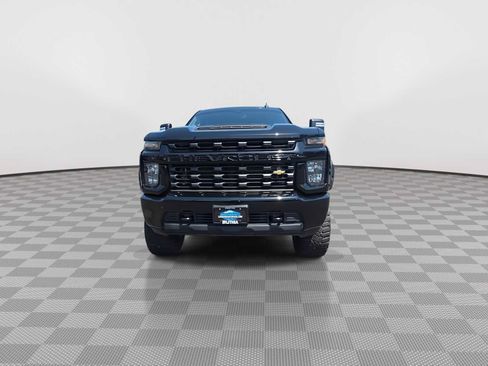 Used 2022 Chevrolet Silverado 2500 Custom w/ Custom Value Package AWD/4WD image 3