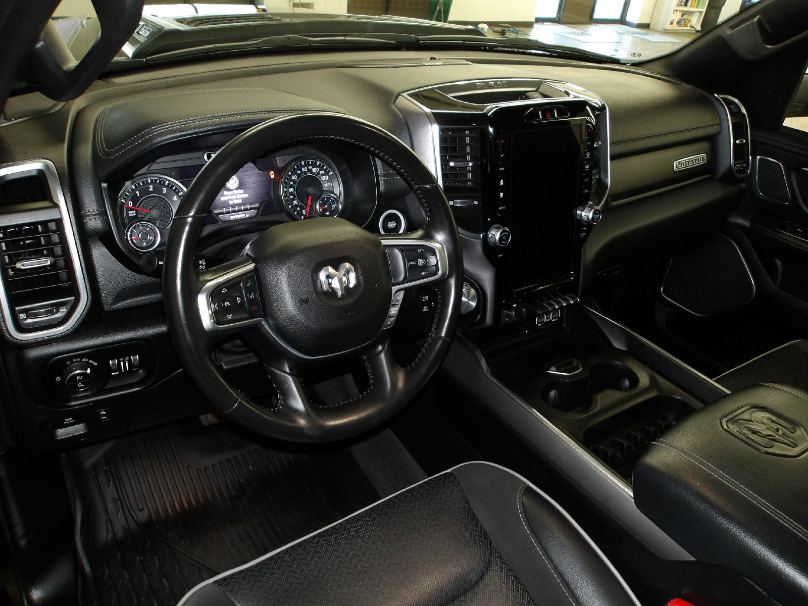 Used 2021 RAM 1500 Laramie AWD/4WD image 9
