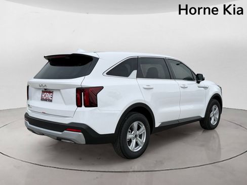 New 2026 Kia Sorento LX FWD image 4