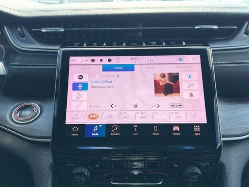 Used 2022 Jeep Grand Cherokee Limited image 31