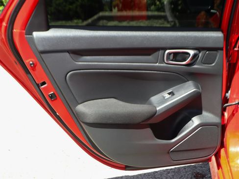 Used 2023 Honda Civic Sport image 32