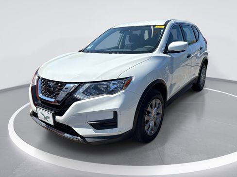 Used 2019 Nissan Rogue S image 3