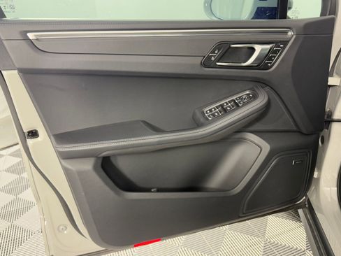 Used 2025 Porsche Macan GTS image 14
