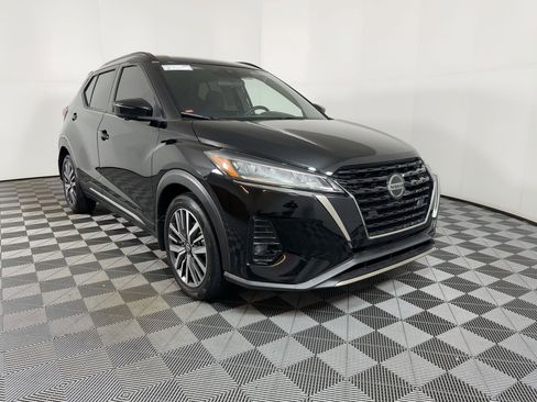 Used 2021 Nissan Kicks SR image 6