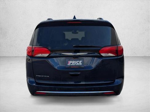 Used 2018 Chrysler Pacifica Touring-L Plus image 6