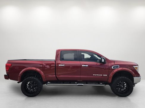 Used 2019 Nissan Titan SV w/ SV Convenience Package AWD/4WD image 4
