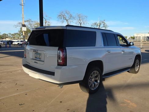 Used 2019 GMC Yukon XL SLE w/ SLE Value Package image 4