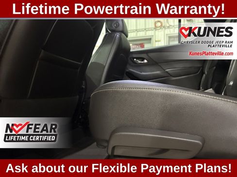 Used 2023 Chevrolet Traverse LT image 19