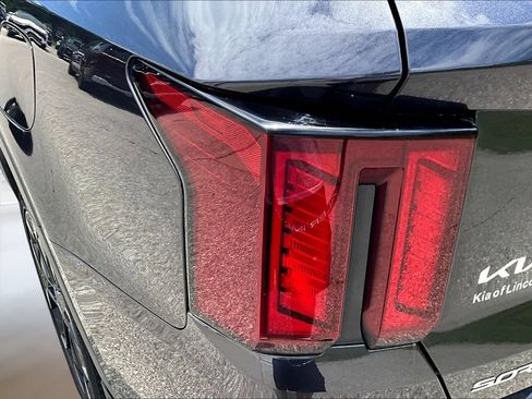 Certified 2025 Kia Sorento EX w/ Panoramic Sunroof Package AWD/4WD image 22