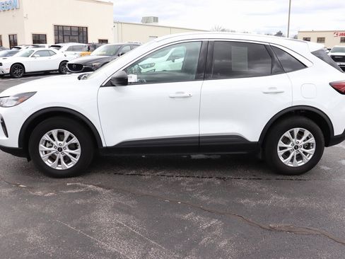 Used 2023 Ford Escape Active image 4