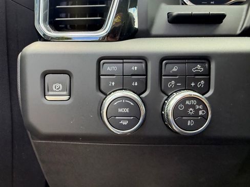 Used 2024 GMC Sierra 1500 Denali w/ Denali Reserve Package AWD/4WD image 13
