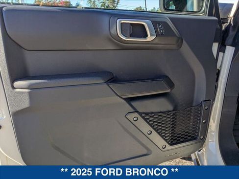 New 2025 Ford Bronco Badlands image 10