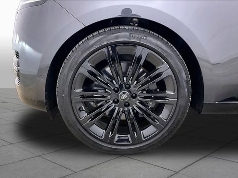 Used 2023 Land Rover Range Rover Autobiography AWD/4WD image 10