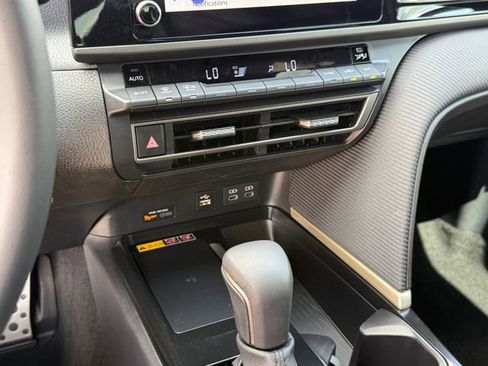 Used 2026 Toyota Camry SE w/ Convenience Package FWD image 20