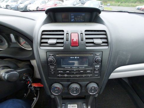 Used 2014 Subaru Forester 2.5i Limited AWD/4WD image 13