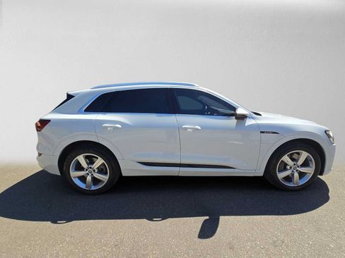 Used 2019 Audi e-tron Prestige AWD/4WD image 2