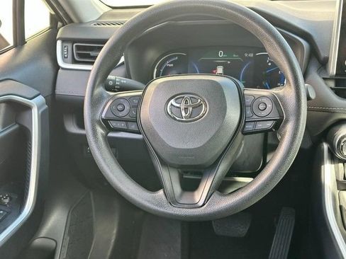 Used 2025 Toyota RAV4 XLE AWD/4WD image 16