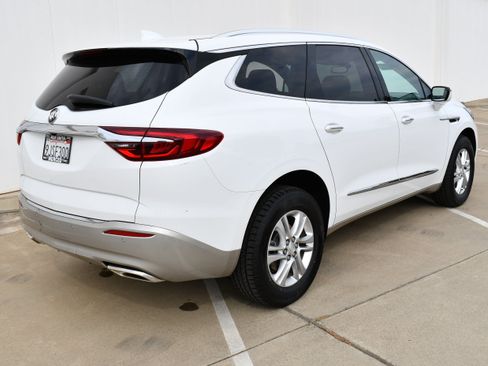 Used 2021 Buick Enclave Essence FWD image 18