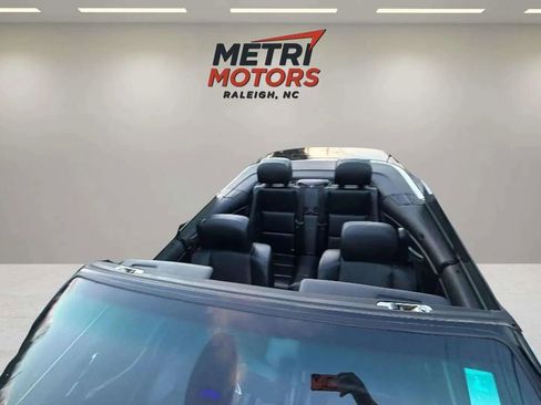 Used 2006 BMW 330Ci Convertible image 12