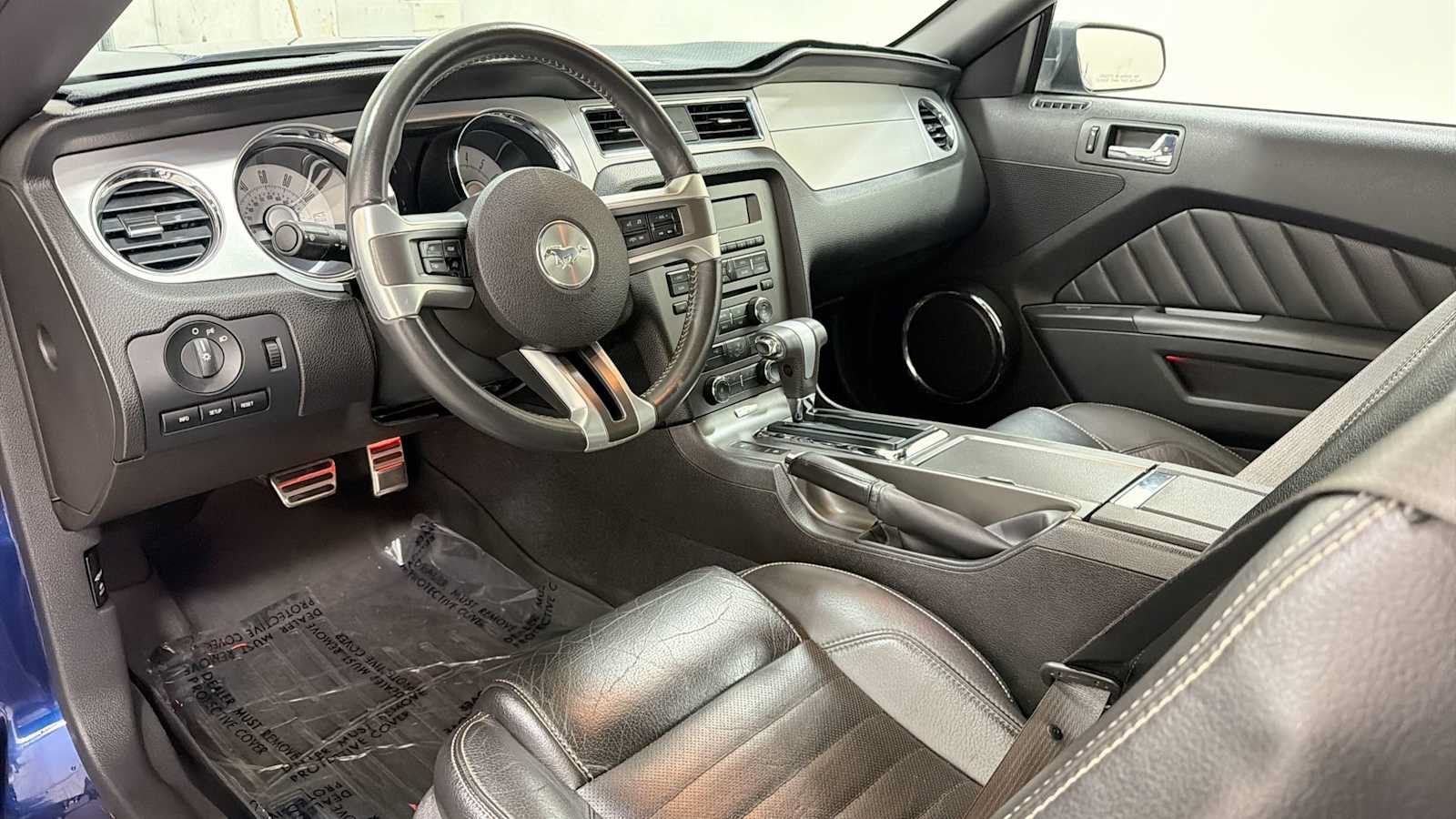 Used 2010 Ford Mustang Convertible RWD image 12