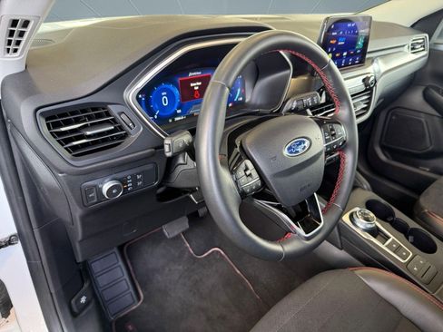 Certified 2022 Ford Escape SEL w/ SEL Stealth AWD Package image 4