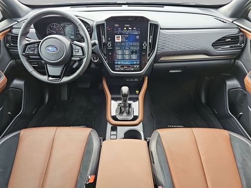 Used 2025 Subaru Forester Touring w/ Popular Package - Touring image 11
