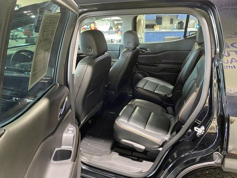 Used 2022 GMC Acadia AT4 w/ Technology Package image 13