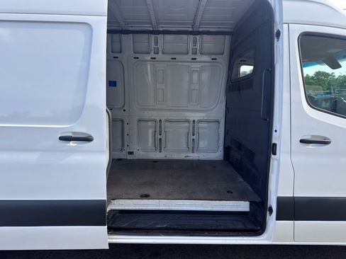 Used 2023 Mercedes-Benz Sprinter 2500 image 29