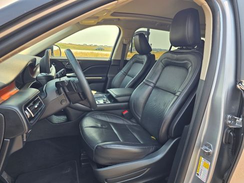 Used 2022 Lincoln Aviator Reserve w/ Equipment Group 201A AWD/4WD image 12