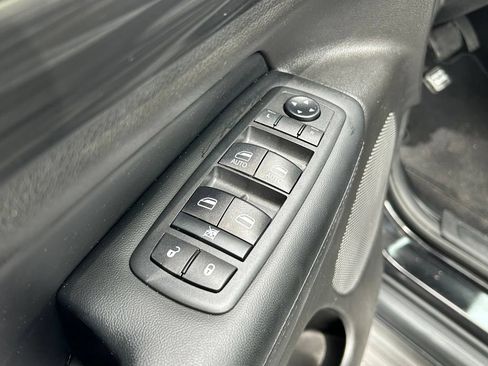 Used 2019 Jeep Grand Cherokee Laredo w/ Laredo X Package RWD image 29