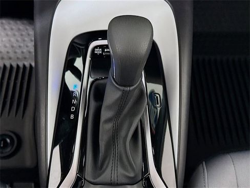 Certified 2025 Toyota Corolla SE image 19