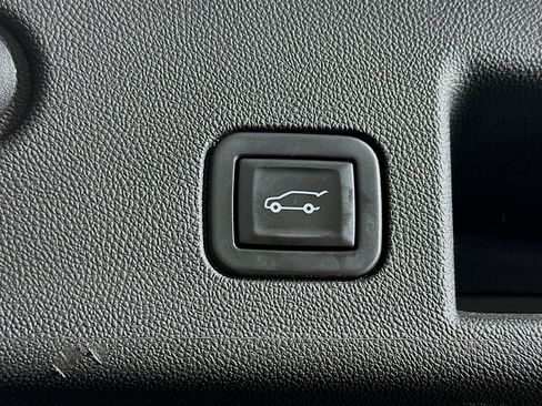 Used 2021 Chevrolet Equinox LT image 31