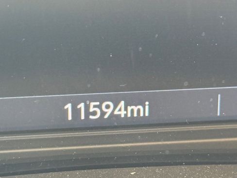 Used 2024 Buick Enclave Essence w/ Experience Buick Package image 6