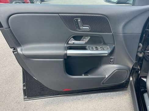 Used 2025 Mercedes-Benz GLA 250 image 25