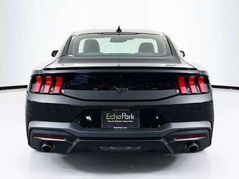 Used 2025 Ford Mustang Coupe image 7