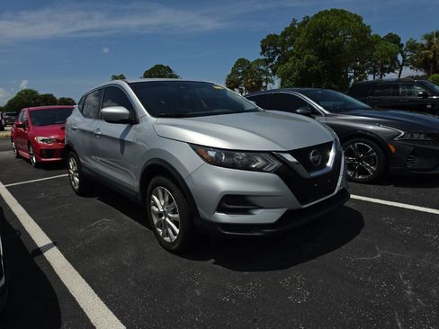 Used 2022 Nissan Rogue Sport S FWD image 2