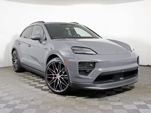 Certified 2025 Porsche Macan 4S Electric image 9