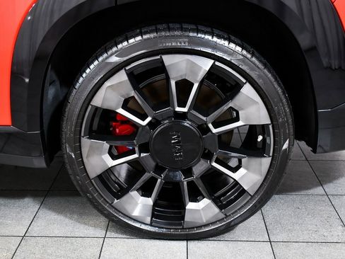 Used 2023 BMW XM image 8