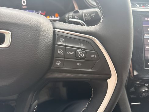 Used 2023 Jeep Grand Cherokee L Altitude image 20