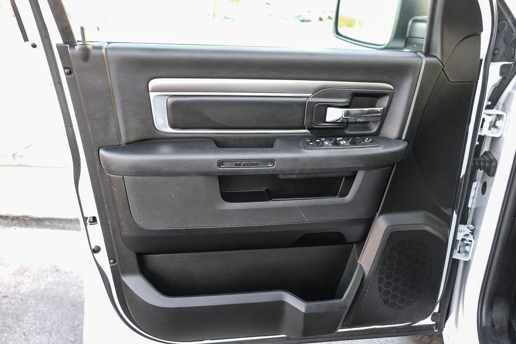 Used 2024 RAM 1500 Warlock RWD image 23