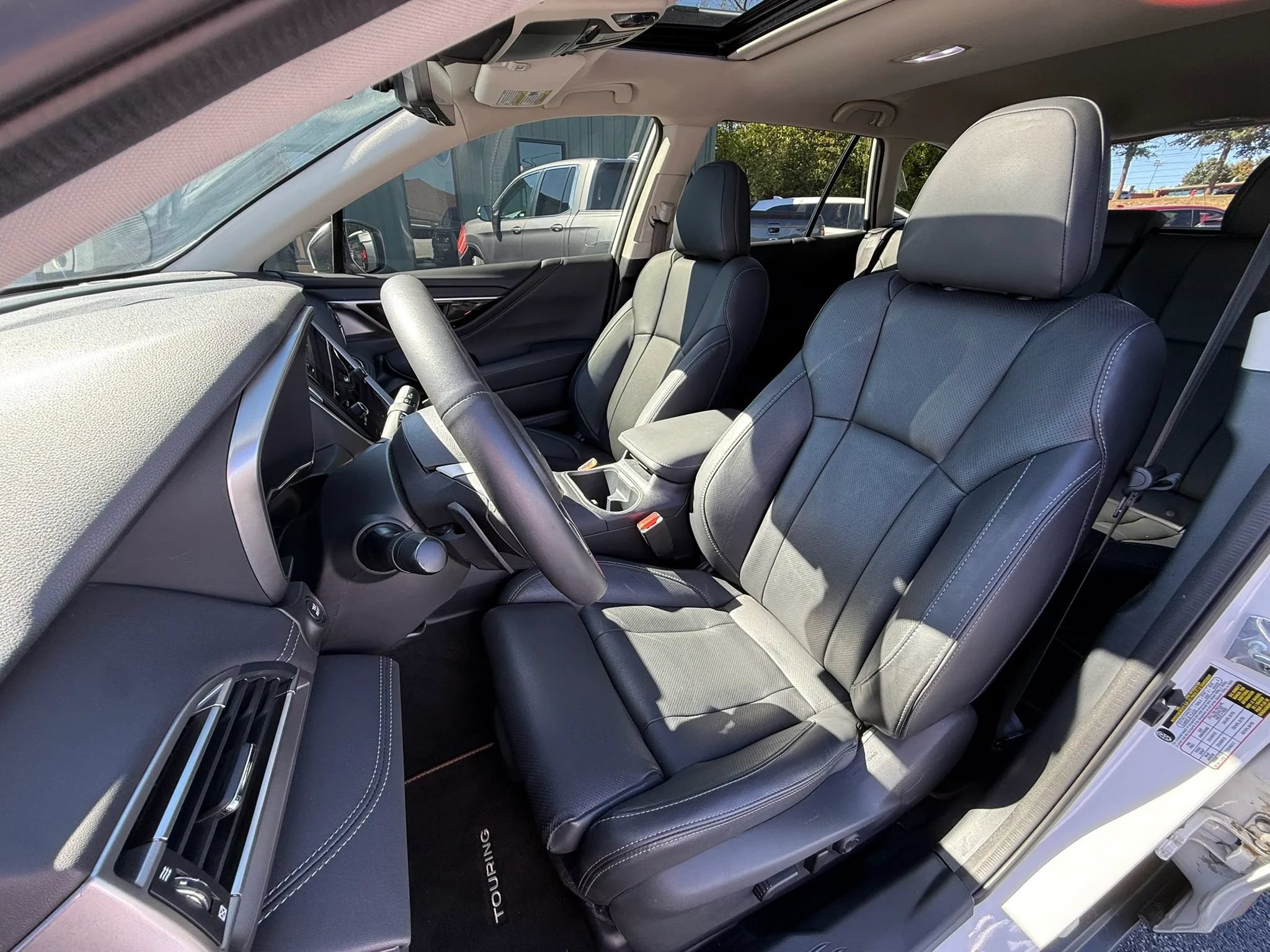 Used 2025 Subaru Outback Touring AWD/4WD image 12