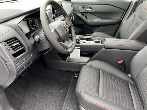 Used 2026 Nissan Rogue SV image 12