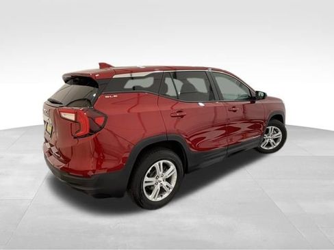Used 2024 GMC Terrain SLE image 5