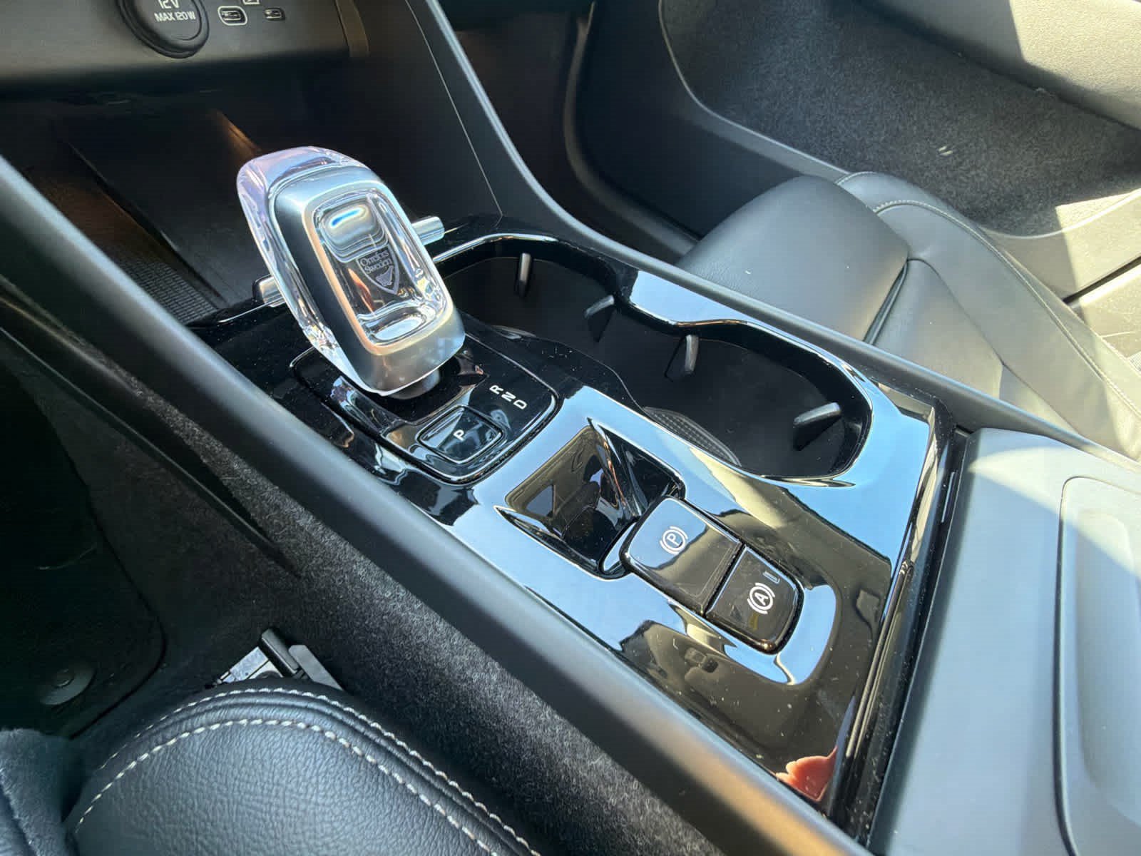 Used 2023 Volvo XC40 B5 Plus w/ Climate Package AWD/4WD image 28