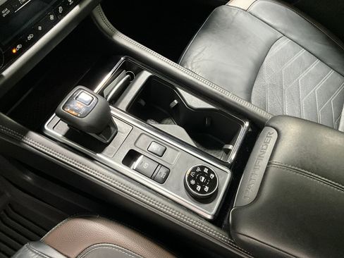 Used 2023 Nissan Pathfinder Platinum AWD/4WD image 18