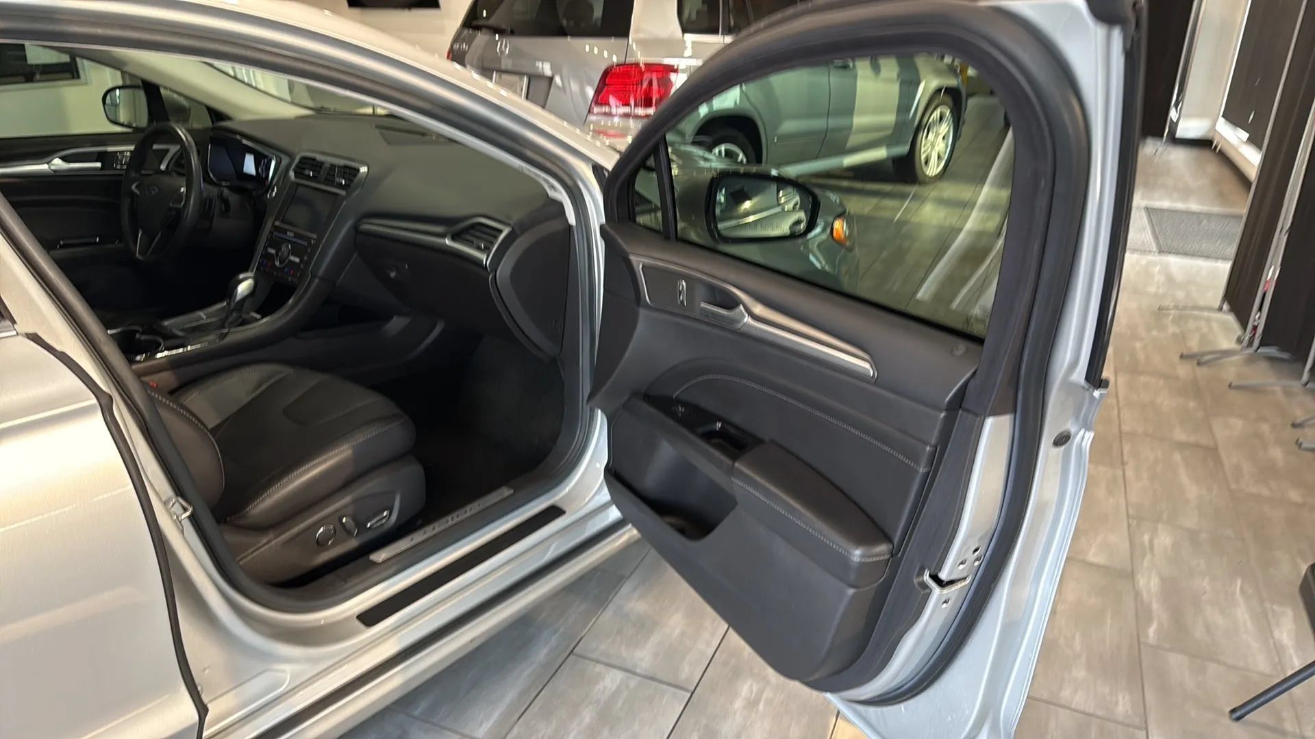 Used 2016 Ford Fusion Titanium AWD/4WD image 40