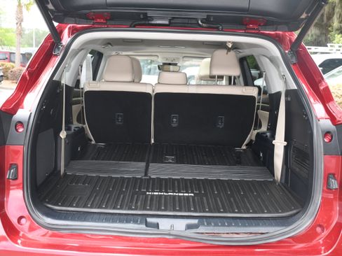 Used 2021 Toyota Highlander Limited FWD image 19