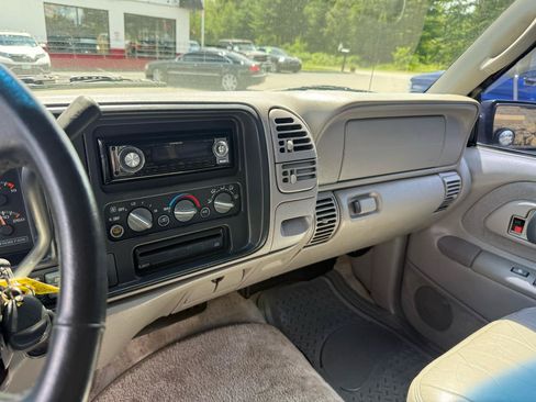 Used 1999 Chevrolet Tahoe 4WD 2-Door w/ Preferred Equipment Group image 36